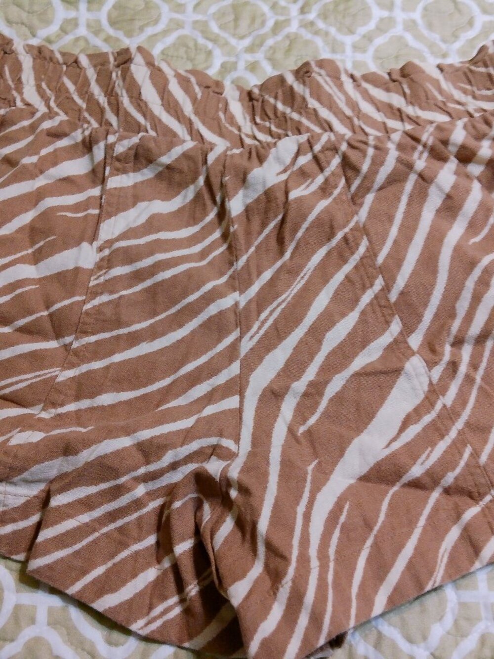 A NEW DAY SIZE SM SHORTS GREAT CONDITION PULL ON ELASTIC